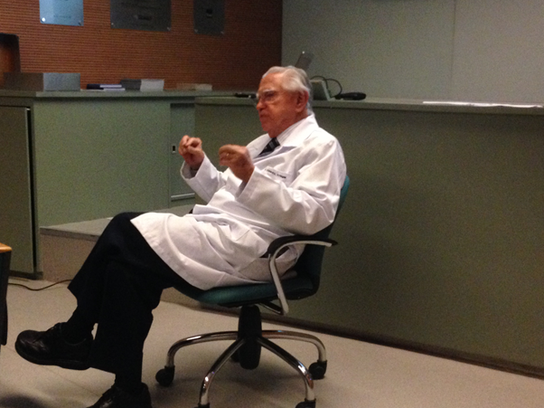 “Professor Eduardo Krieger discorrendo sobre o Sistema de Ciência e Tecnologia no Brasil”